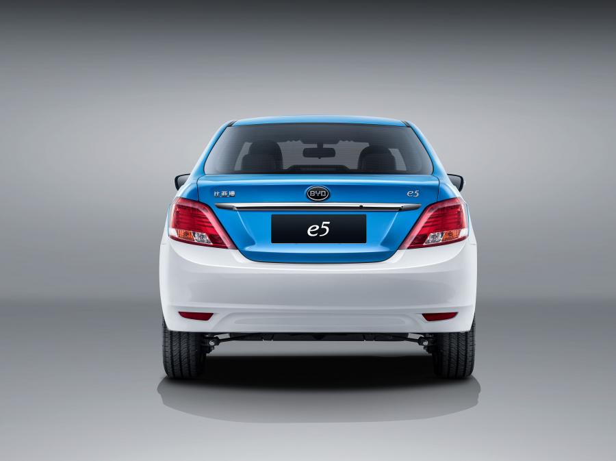  BYD e5 2016 года  (фото 2 из 5)